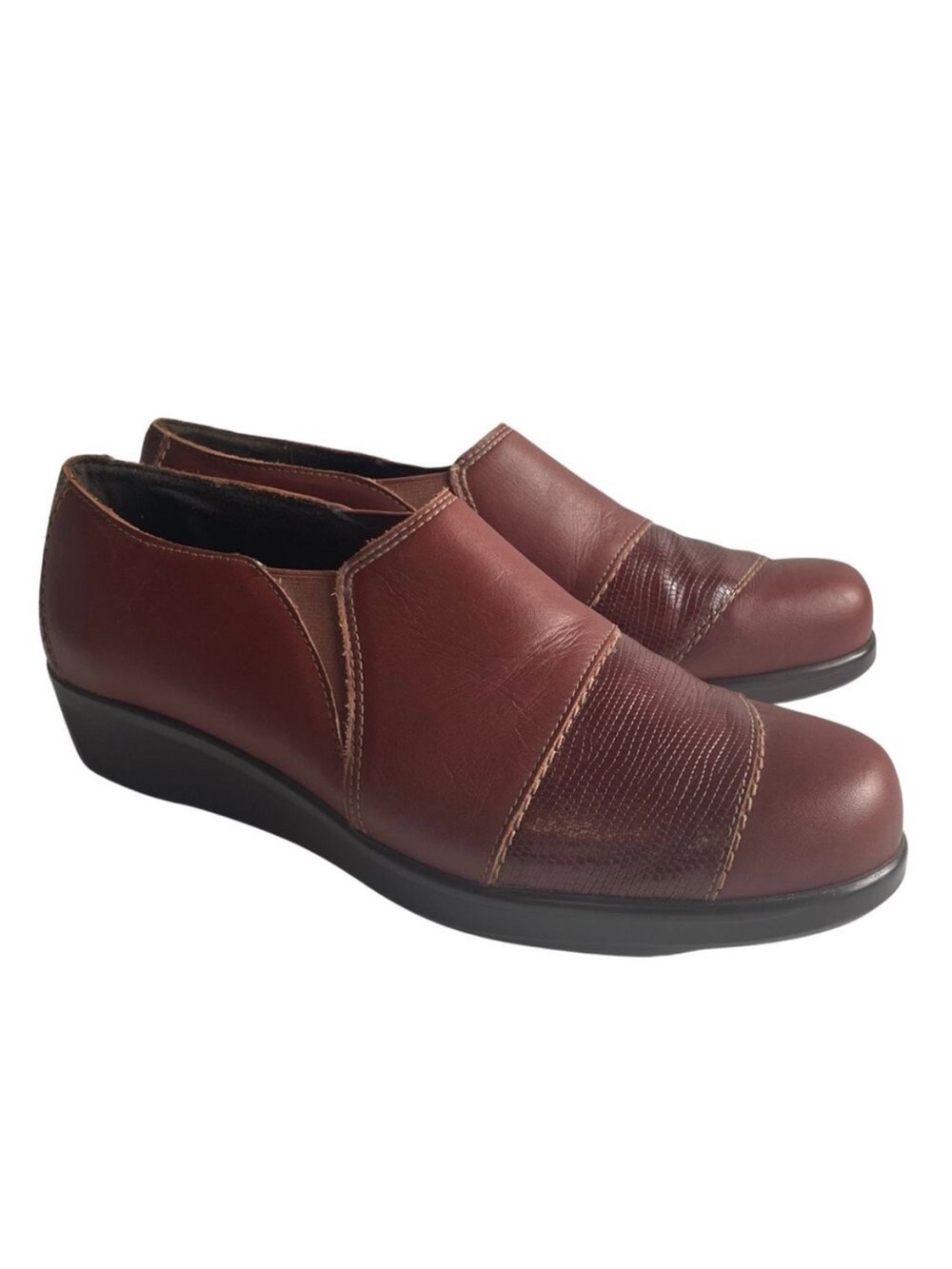 SAS Nora Tripad Slip On Wedge Shoes Snake Lizard Embossed Women's 9.5 Brown